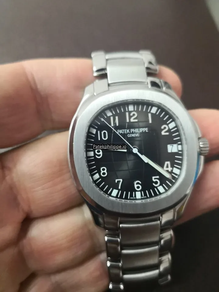 Alternative view of Patek Philippe Aquanaut 5167/1a-001 40MM Steel Case Automatic