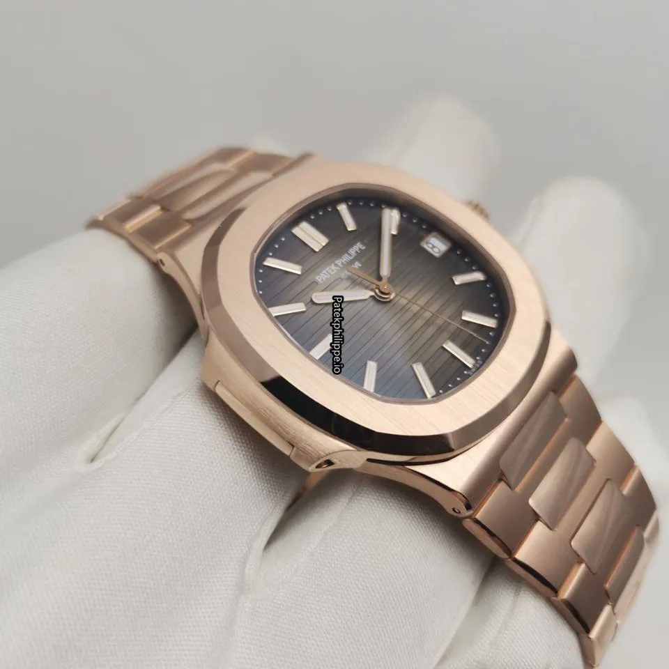 Alternative view of Patek Philippe Nautilus 5711r-001 40MM Rose Gold Case Automatic