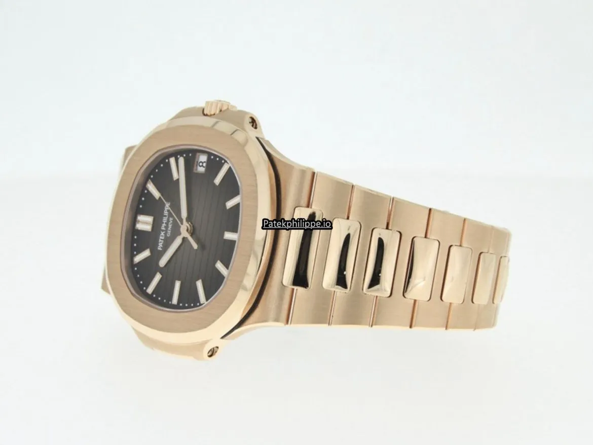 Alternative view of Patek Philippe Nautilus 5711/1r-001 40MM Rose Gold Case Automatic