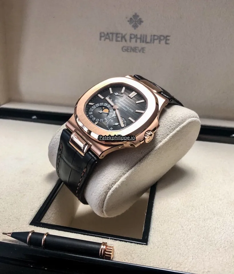 Alternative view of Patek Philippe Nautilus 5712r-001 40x38MM Rose Gold Case Automatic