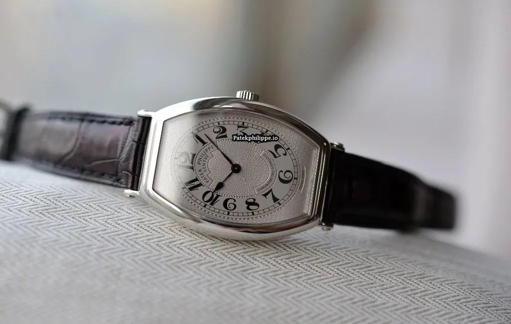 Alternative view of Patek Philippe Gondolo 5098p-001 Gondolo Platinum Case Manual Winding