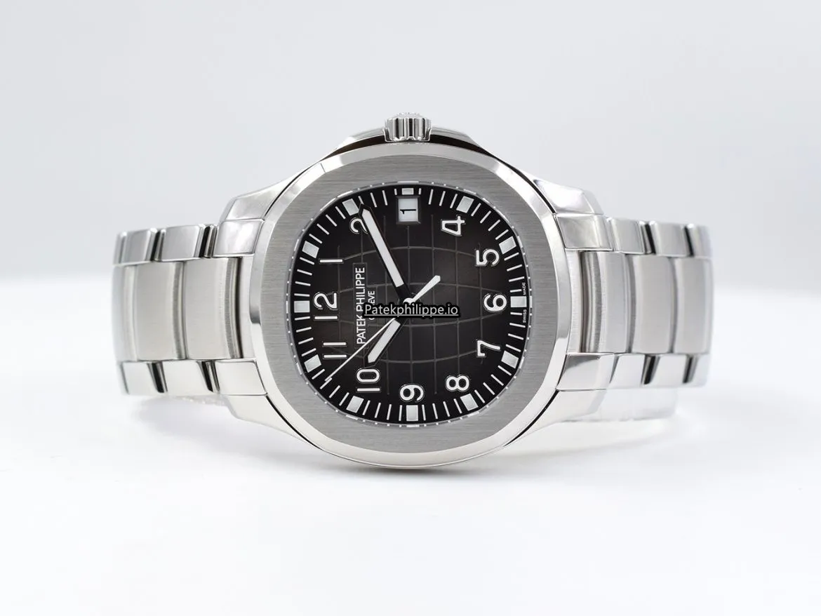 Alternative view of Patek Philippe Aquanaut 5167/1a-001 40MM Steel Case Automatic