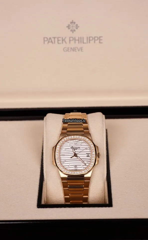 Alternative view of Patek Philippe Nautilus 7010/1r-011 32MM Rose Gold Case Quartz