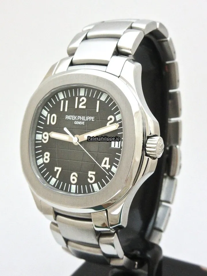 Alternative view of Patek Philippe Aquanaut 5167/1a-001 40MM Steel Case Automatic