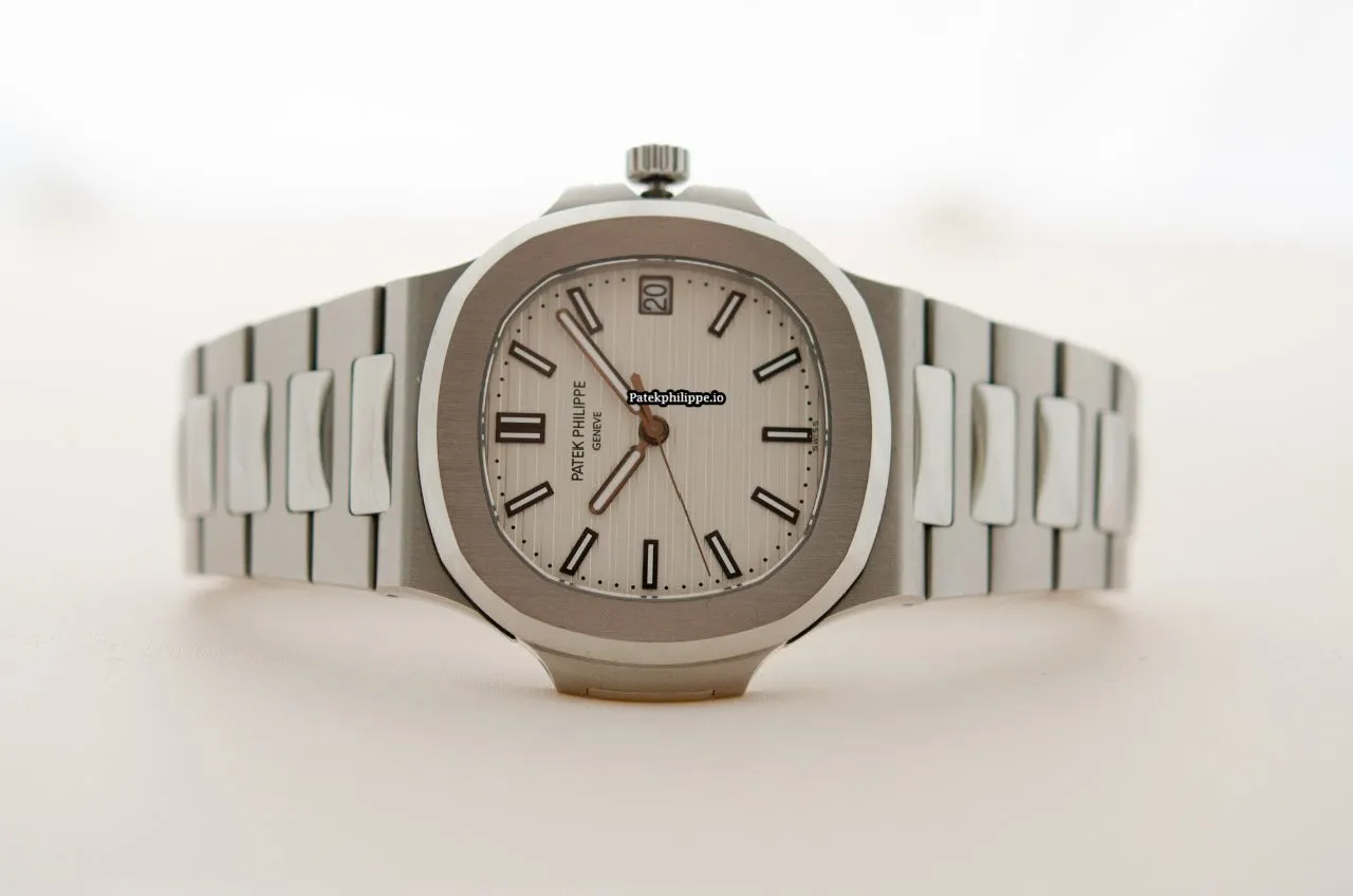 Patek Philippe Nautilus 5711/1a-011 40x38MM Steel Case Automatic