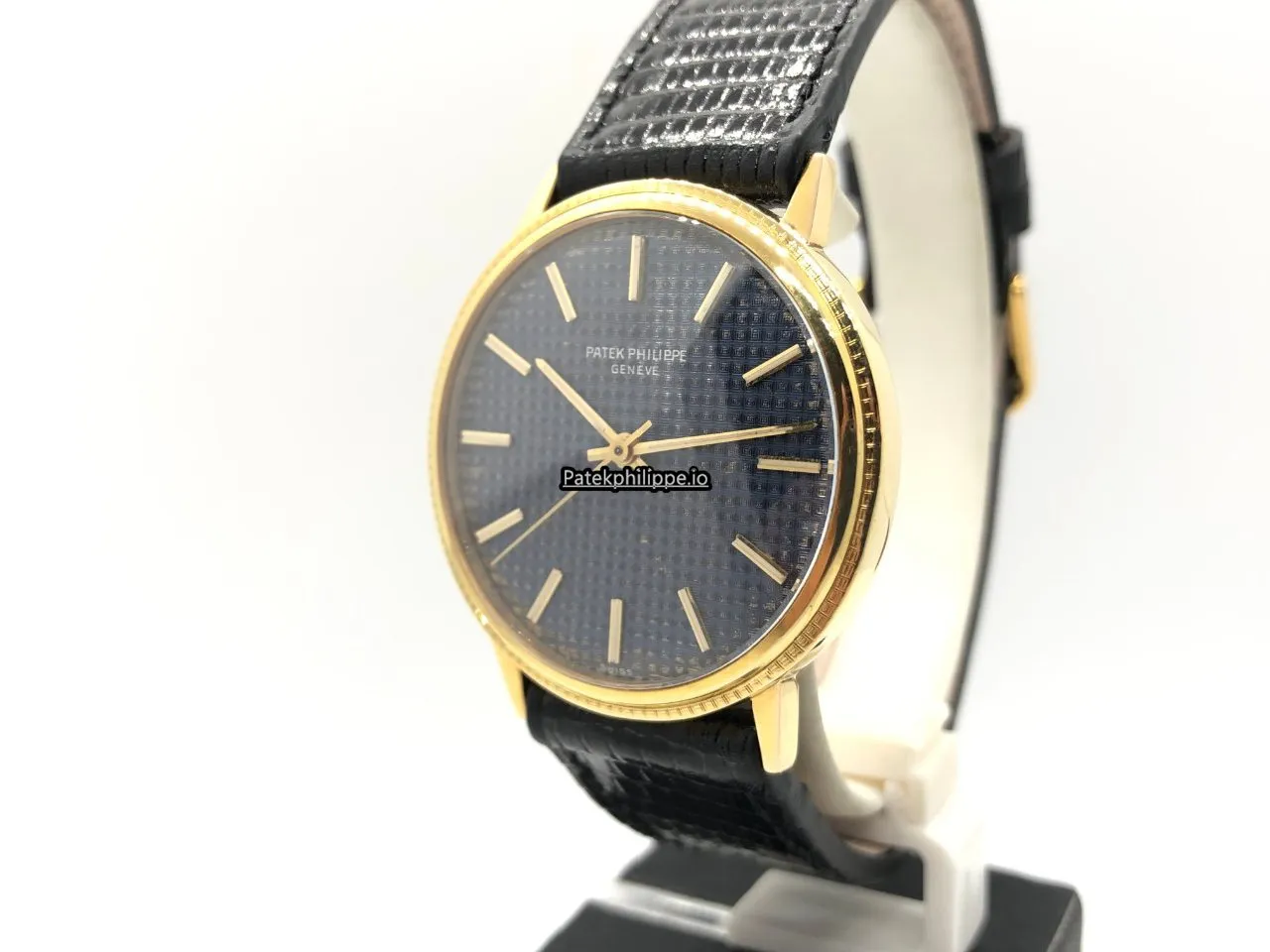 Alternative view of Patek Philippe Calatrava Mar-63 34,5MM Yellow Gold Case Automatic