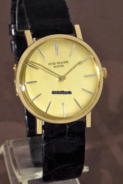 Alternative view of Patek Philippe Calatrava 3426 32MM Yellow Gold Case Manual Winding