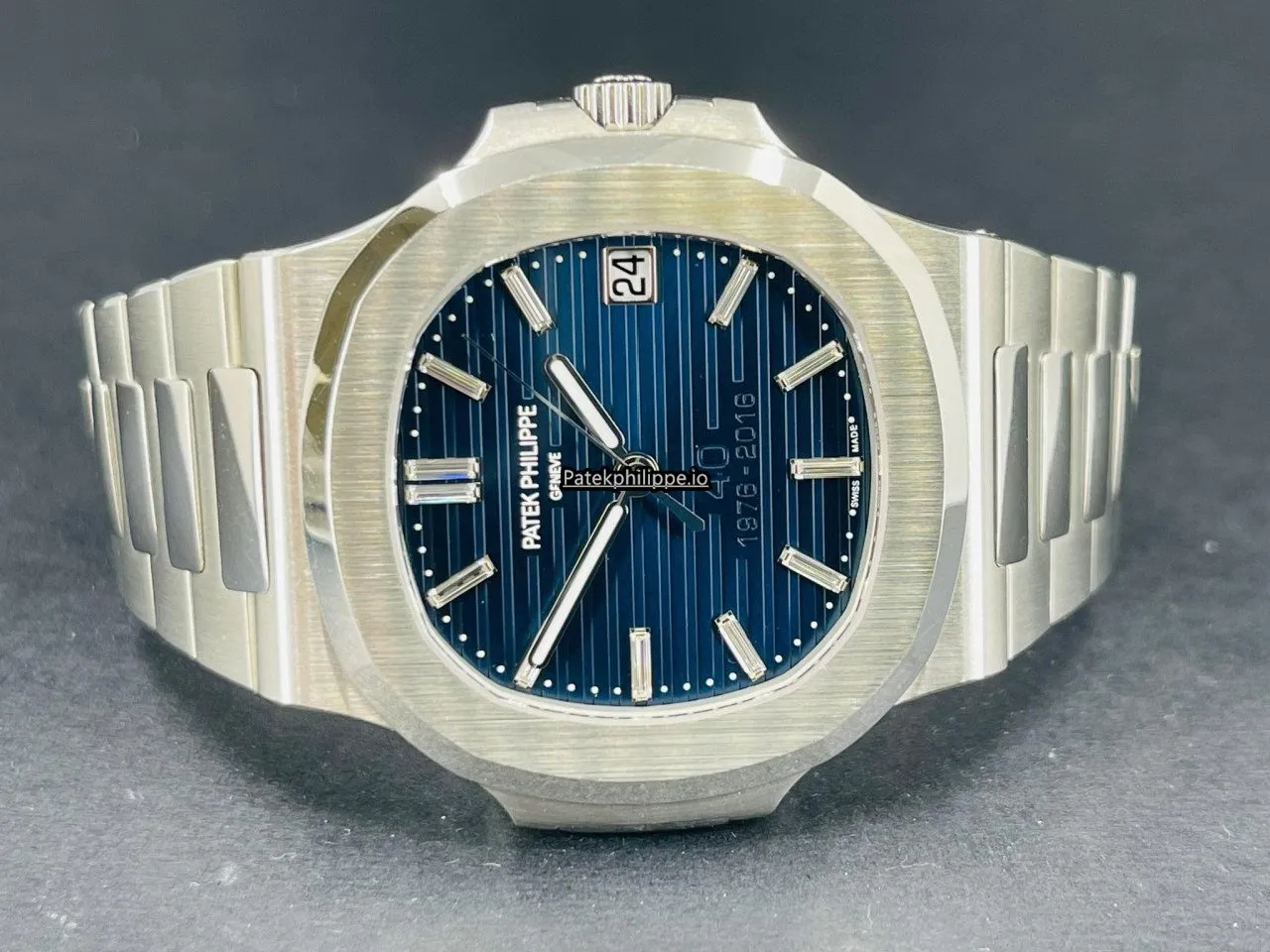Patek Philippe Nautilus 5711/1p-001 40MM Platinum Case Automatic