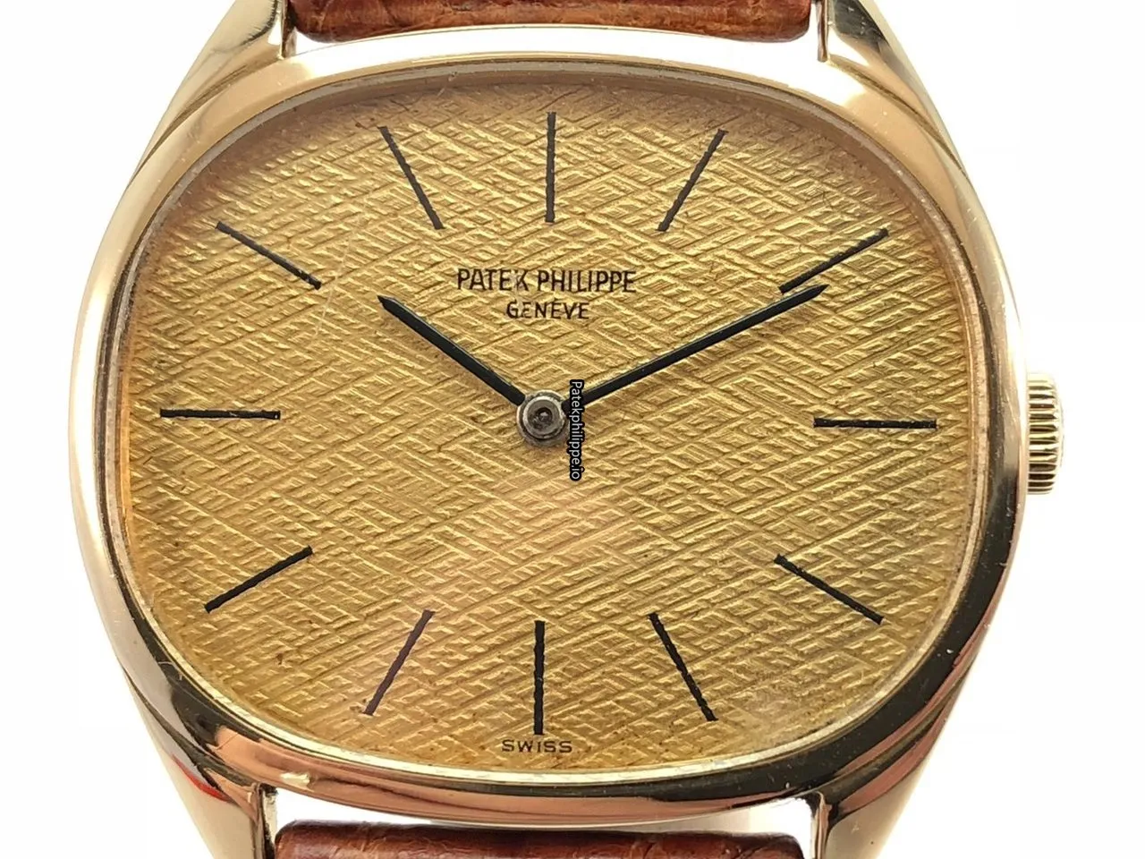 Alternative view of Patek Philippe Golden Ellipse 3545 32x27MM Yellow Gold Case Manual Winding
