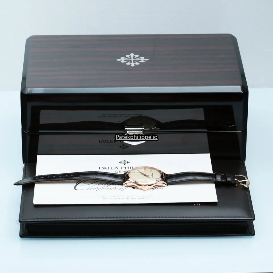 Alternative view of Patek Philippe Calatrava 5227r-001 39MM Rose Gold Case Automatic