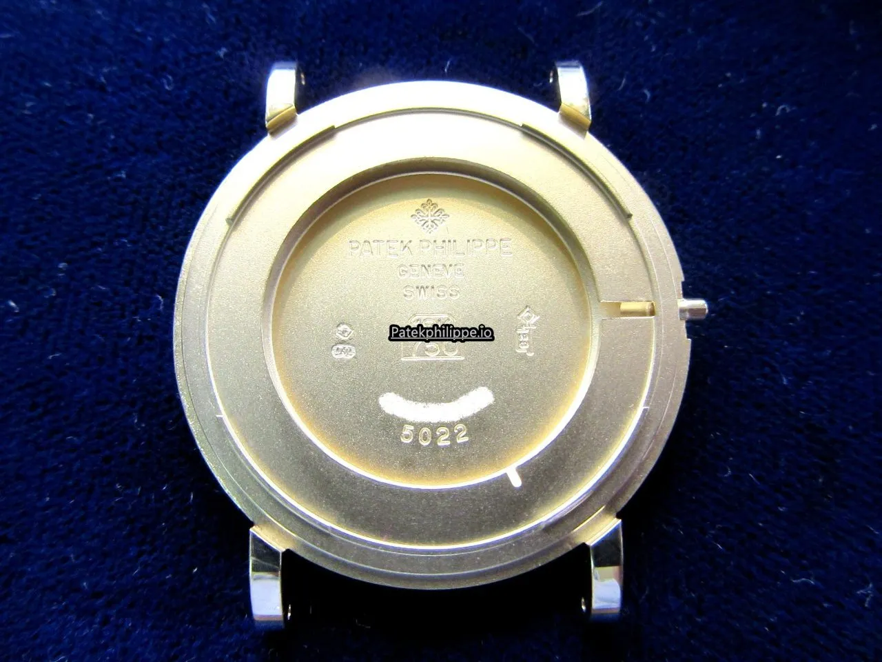 Alternative view of Patek Philippe Calatrava 5022 33MM Yellow Gold Case Manual Winding