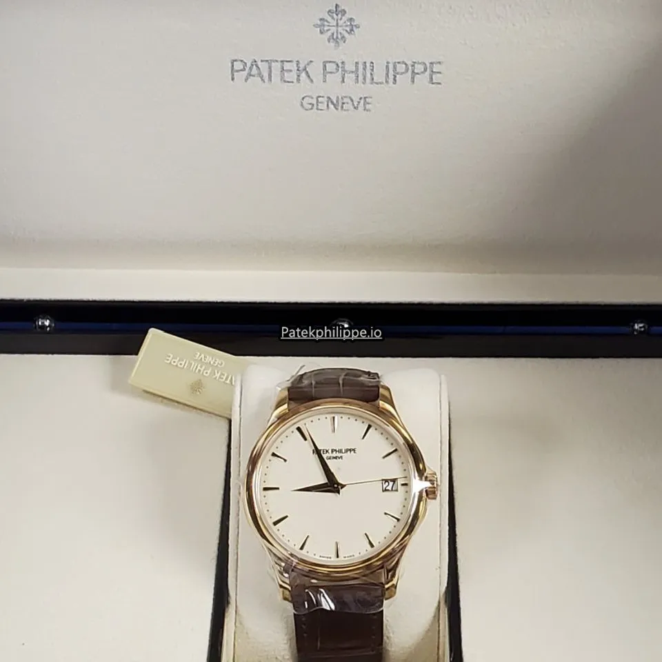 Alternative view of Patek Philippe Calatrava 5227j-001 39MM Yellow Gold Case Automatic