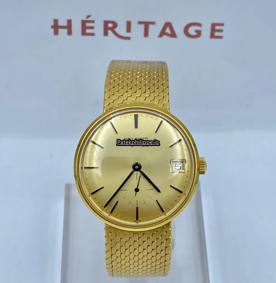 Alternative view of Patek Philippe Calatrava 3514 33.6MM Yellow Gold Case Automatic