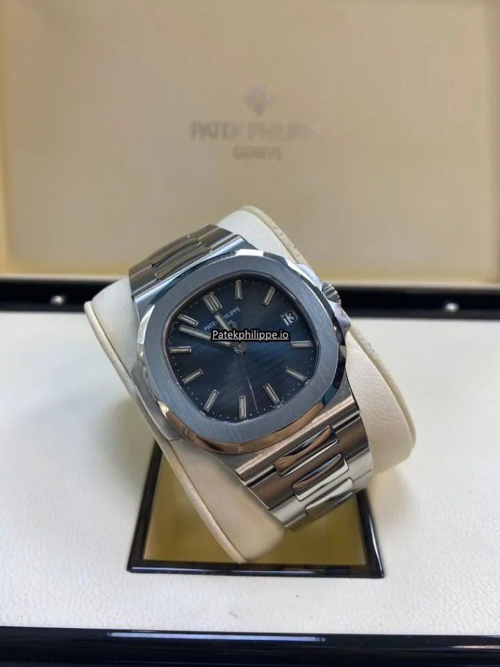 Patek Philippe Nautilus 5711/1a-010 40x38MM Steel Case Automatic