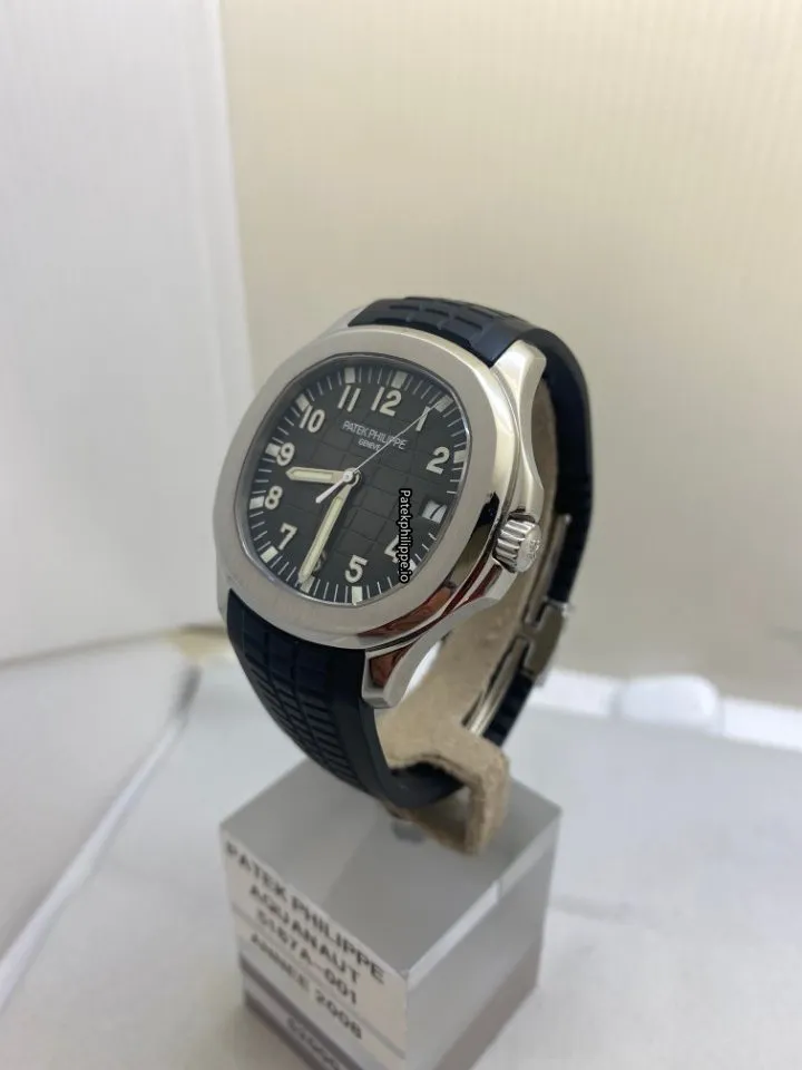 Alternative view of Patek Philippe Aquanaut 5167a-001 40MM Steel Case Automatic
