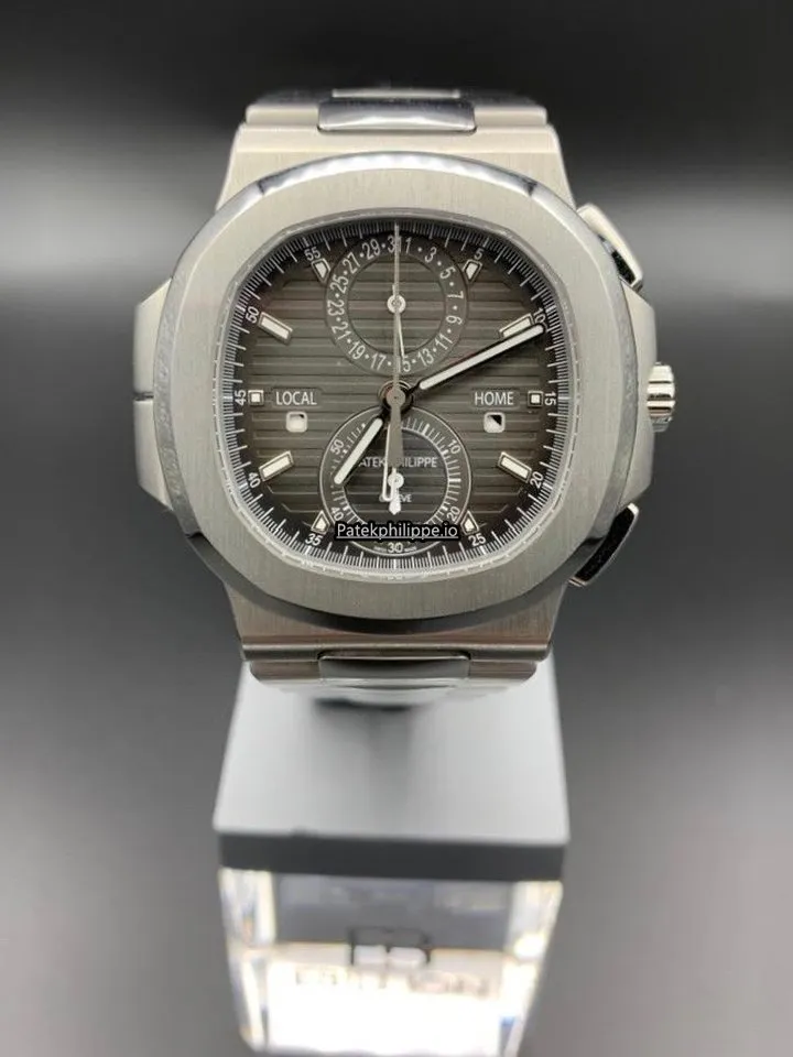 Patek Philippe Nautilus 5990/1a-001 40.5MM Steel Case Automatic