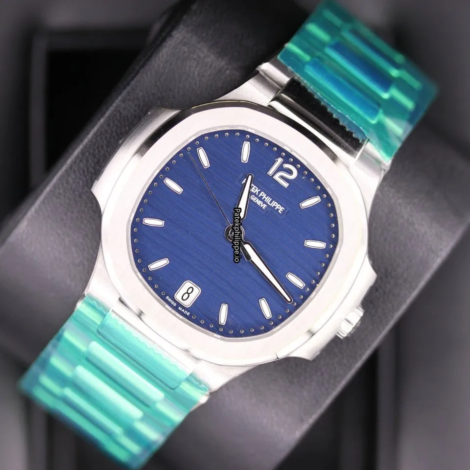 Alternative view of Patek Philippe Nautilus 7118/1a-001 35.2MM Steel Case Automatic
