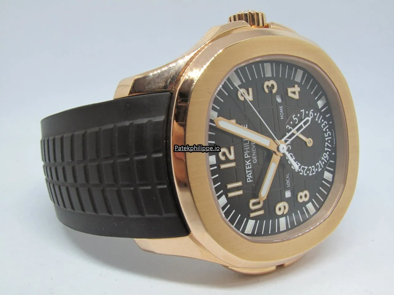 Alternative view of Patek Philippe Aquanaut 5164r-001 40.8MM Rose Gold Case Automatic