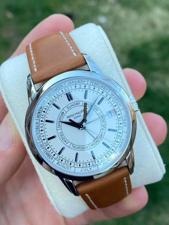 Alternative view of Patek Philippe Calatrava 5212a-001 40MM Steel Case Automatic