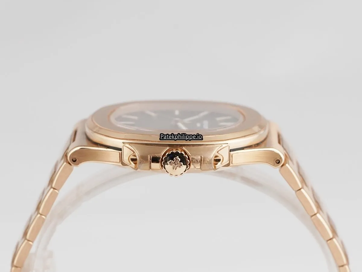 Alternative view of Patek Philippe Nautilus 5711/1r-001 40MM Rose Gold Case Automatic