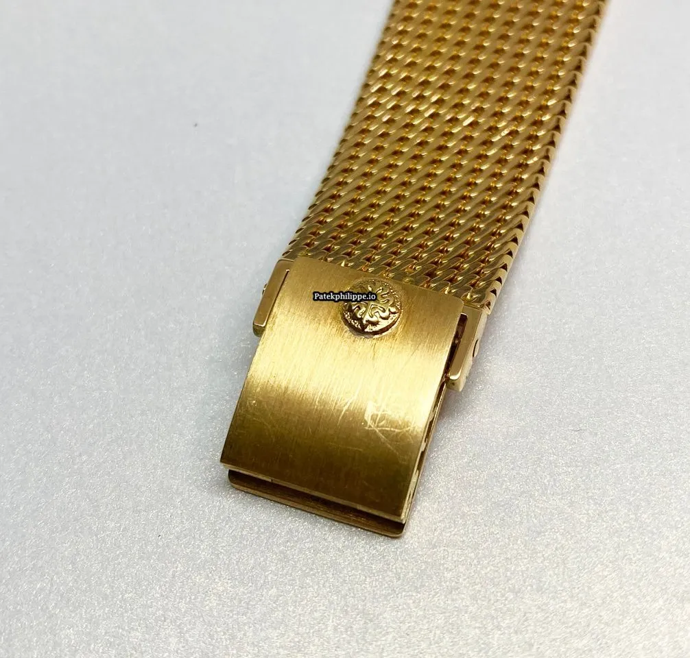 Alternative view of Patek Philippe Calatrava 3919/005 Yellow Gold Case Manual Winding