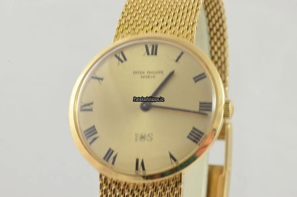 Alternative view of Patek Philippe Calatrava 35MM Yellow Gold Case Automatic