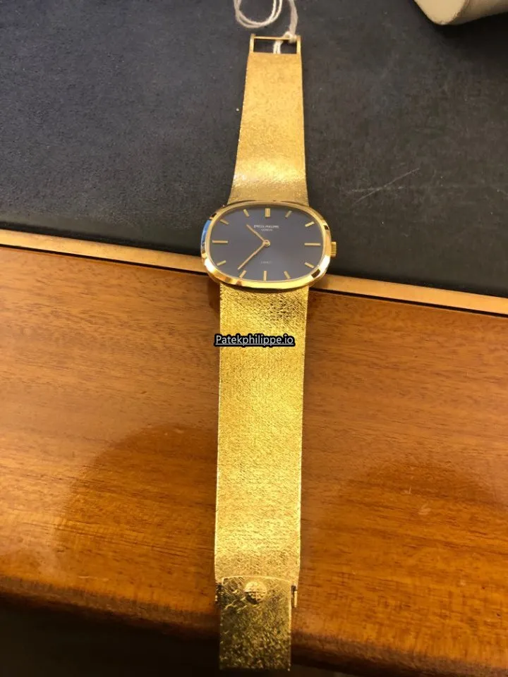 Alternative view of Patek Philippe Golden Ellipse 3545 32x27MM Yellow Gold Case Manual Winding