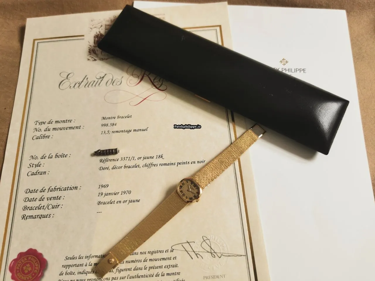 Alternative view of Patek Philippe Golden Ellipse Jan-71 20MM Yellow Gold Case Manual Winding