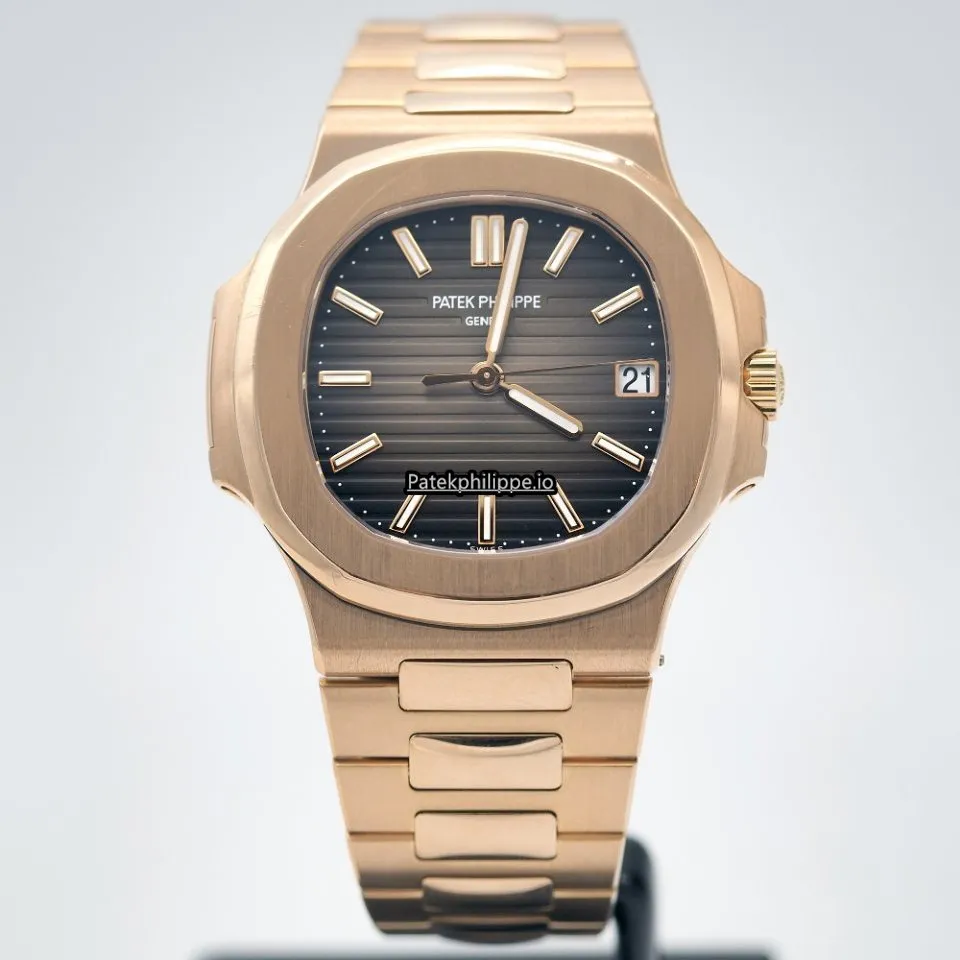 Alternative view of Patek Philippe Nautilus 5711/1r-001 40MM Rose Gold Case Automatic