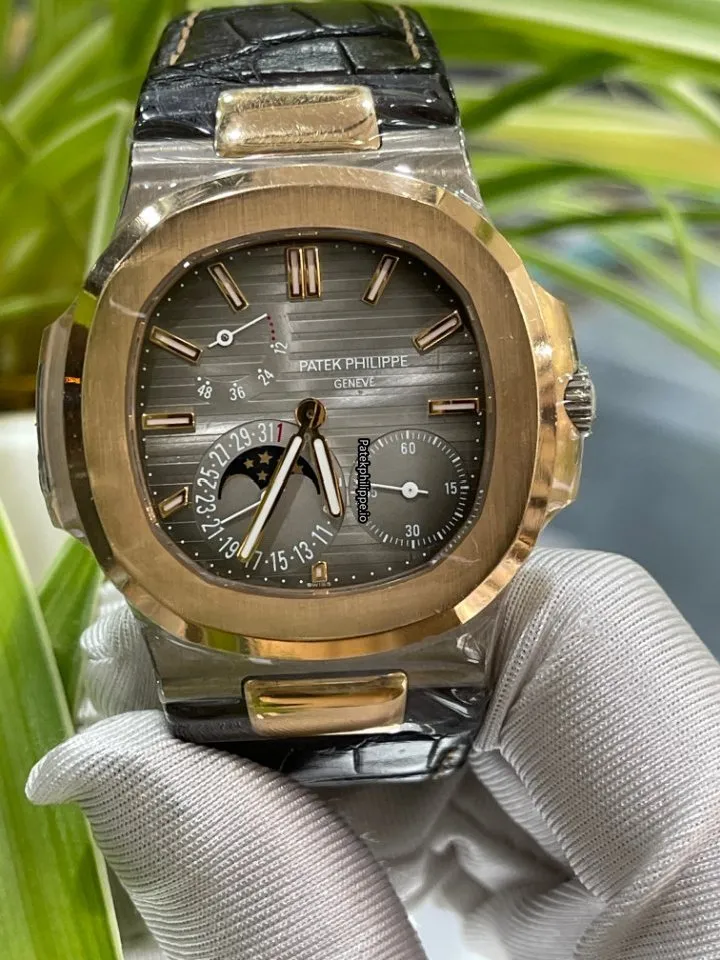 Patek Philippe Nautilus 5712r-001 40x38MM Rose Gold Case Automatic