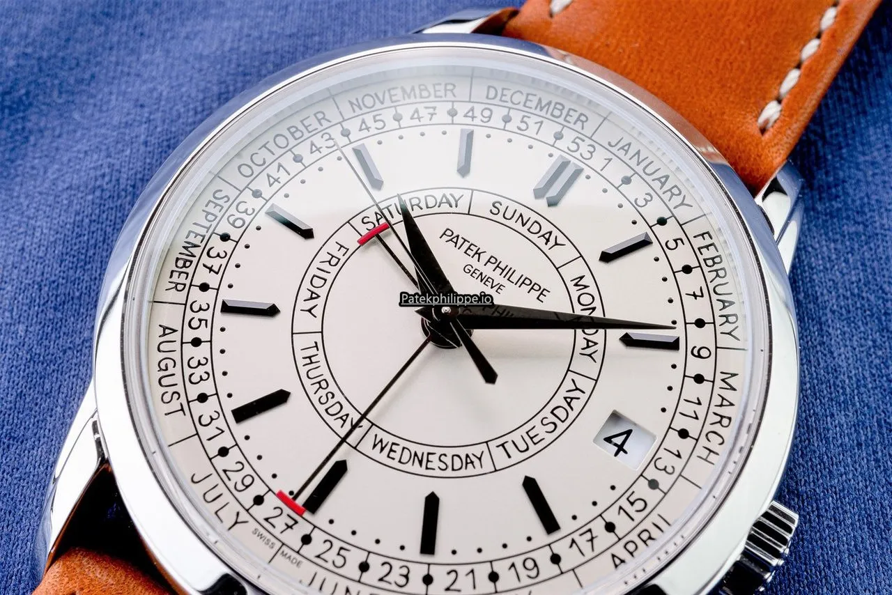 Alternative view of Patek Philippe Calatrava 5212a-001 40MM Steel Case Automatic