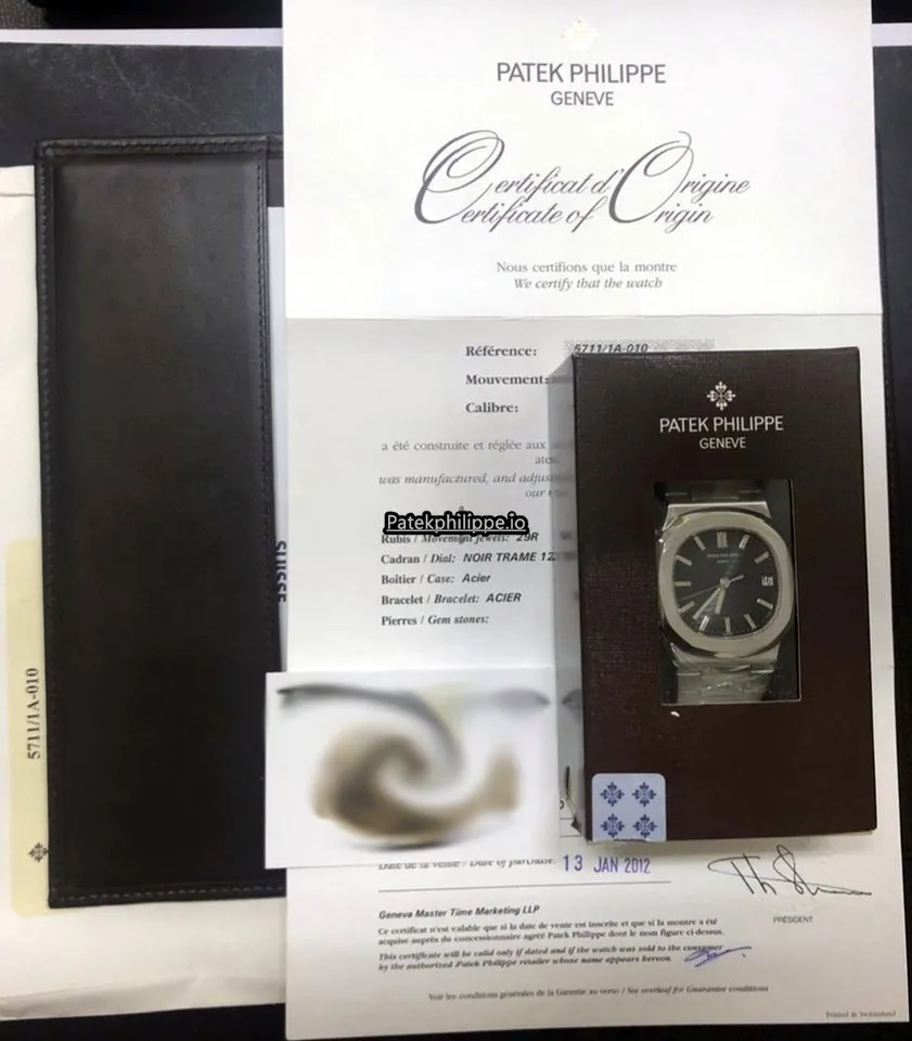 Alternative view of Patek Philippe Nautilus 5711 40MM Steel Case Automatic