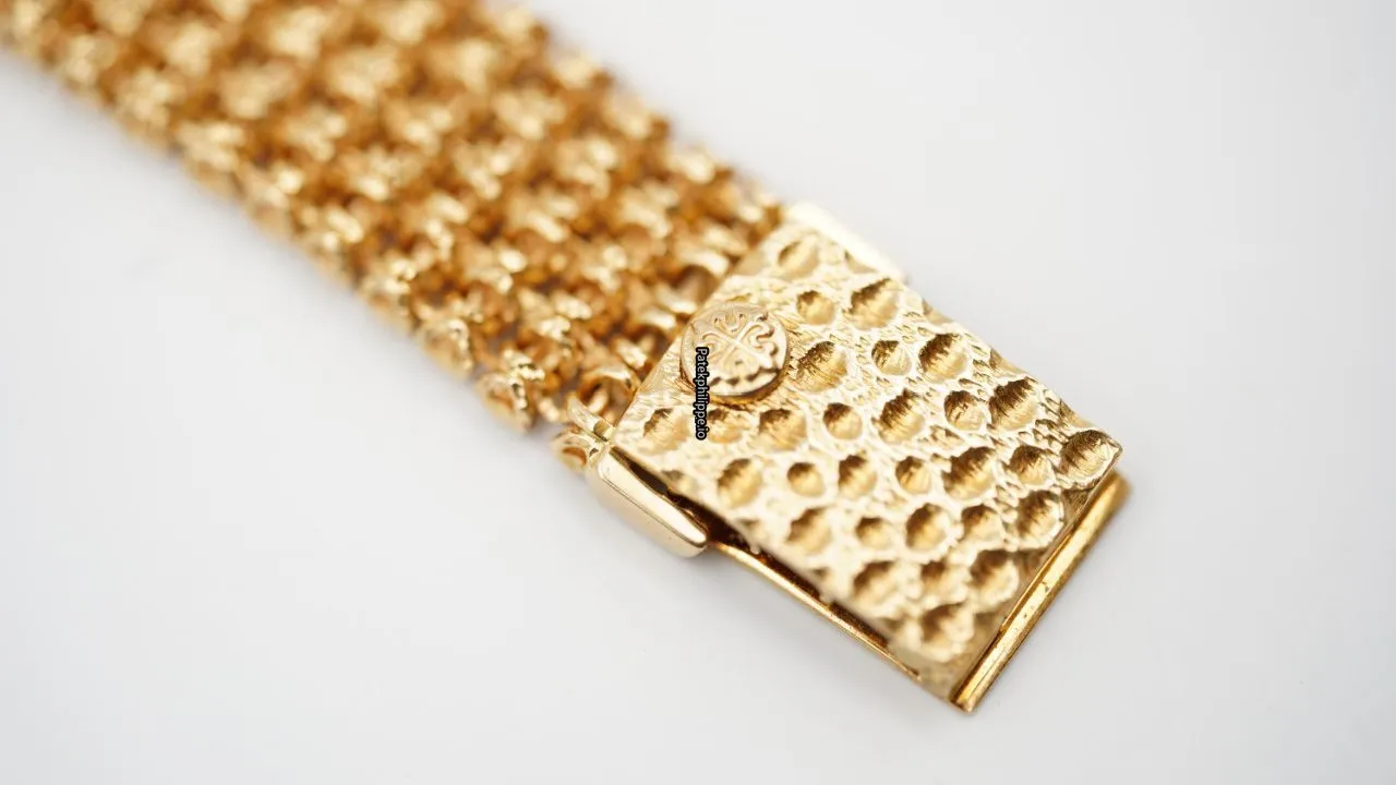 Alternative view of Patek Philippe Golden Ellipse 4698 20x22MM Yellow Gold Case Manual Winding