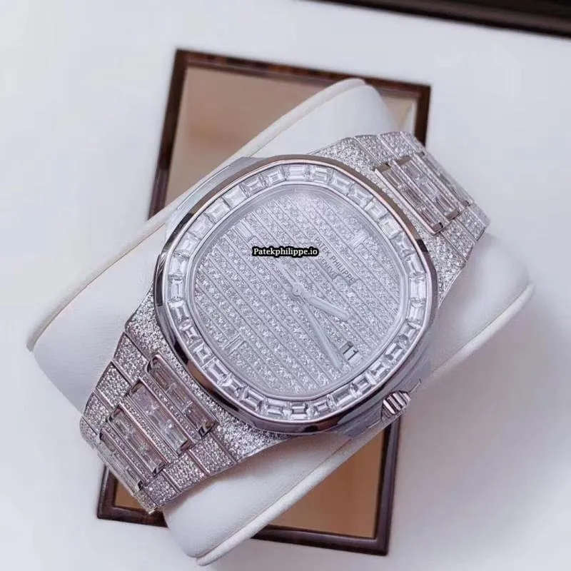 Alternative view of Patek Philippe Nautilus 5711 Automatic