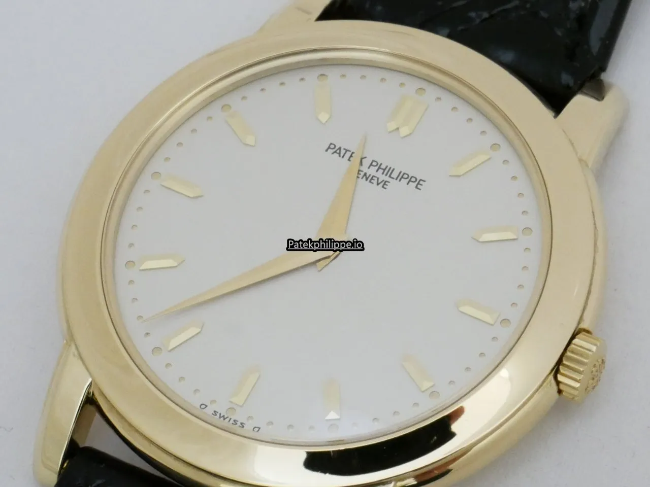 Alternative view of Patek Philippe Calatrava 5032j 36MM Yellow Gold Case Automatic