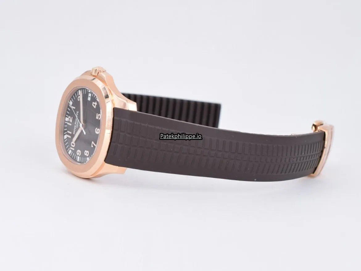 Alternative view of Patek Philippe Aquanaut 5167r-001 Rose Gold Case Automatic