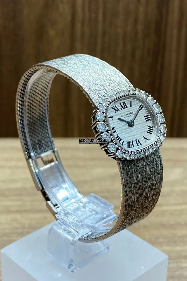 Alternative view of Patek Philippe Jan-94 24x19MM White Gold Case Manual Winding