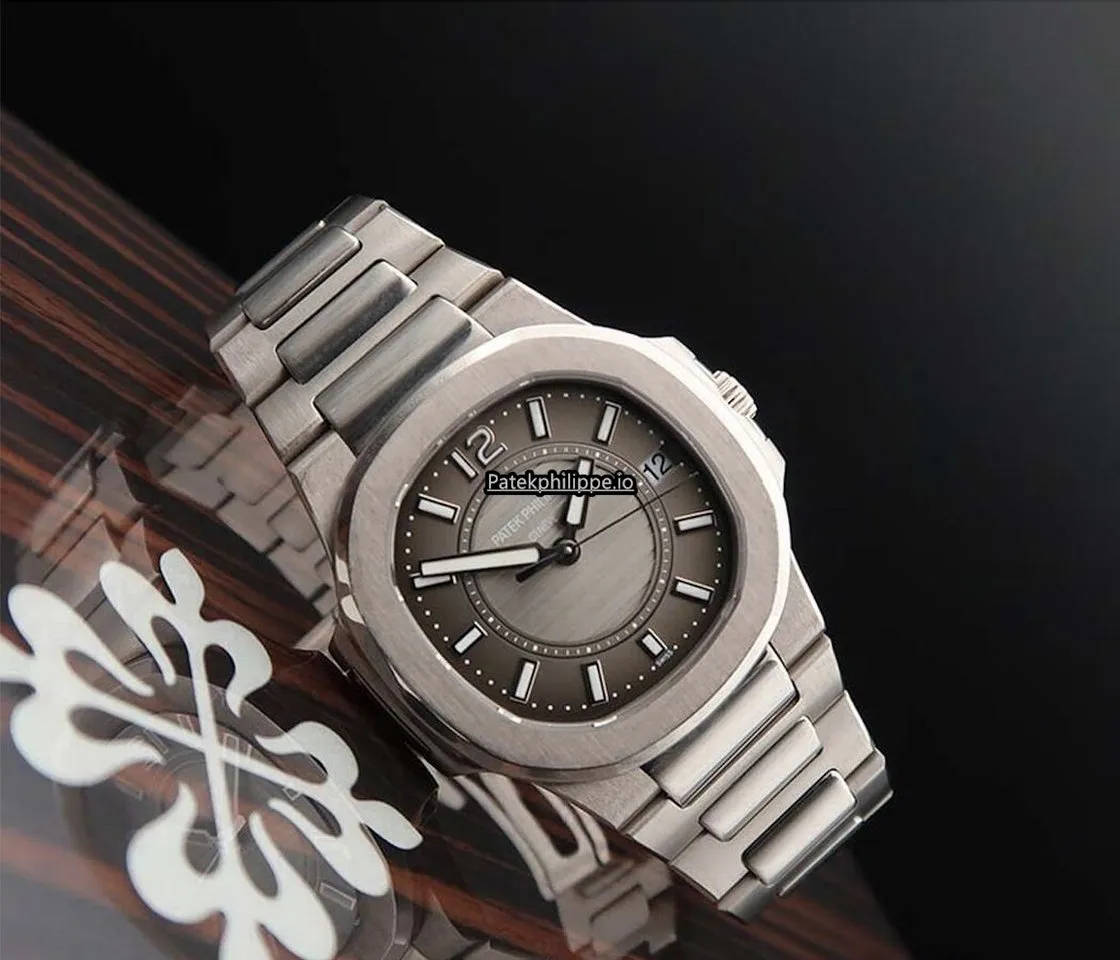 Alternative view of Patek Philippe Nautilus 7011/1g-010 32MM White Gold Case Quartz