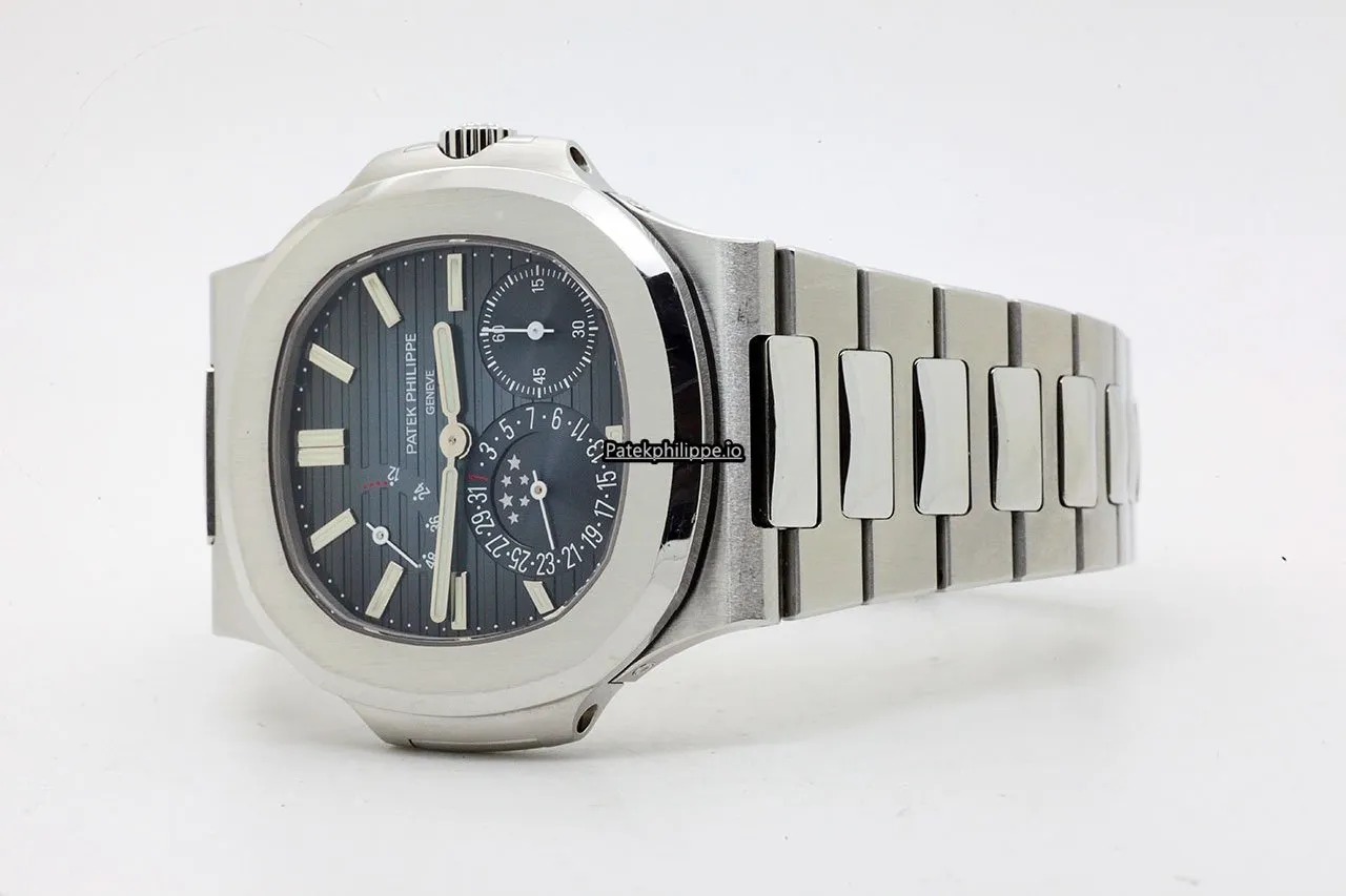 Patek Philippe Nautilus 5712/1a-001 40MM Steel Case Automatic
