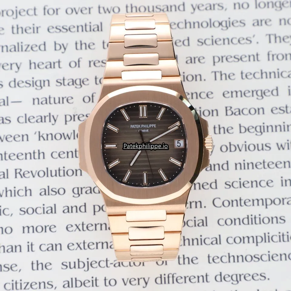 Patek Philippe Nautilus 5711/1r-001 40MM Rose Gold Case Automatic