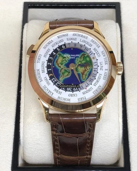Alternative view of Patek Philippe Complications 5231j-001 38.5MM Yellow Gold Case Automatic Movement