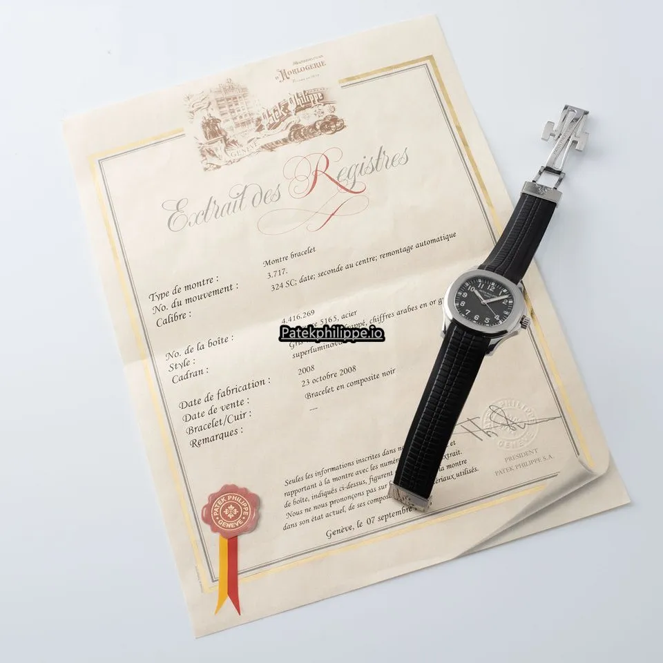 Alternative view of Patek Philippe Aquanaut 5165a-001 38MM Steel Case Automatic