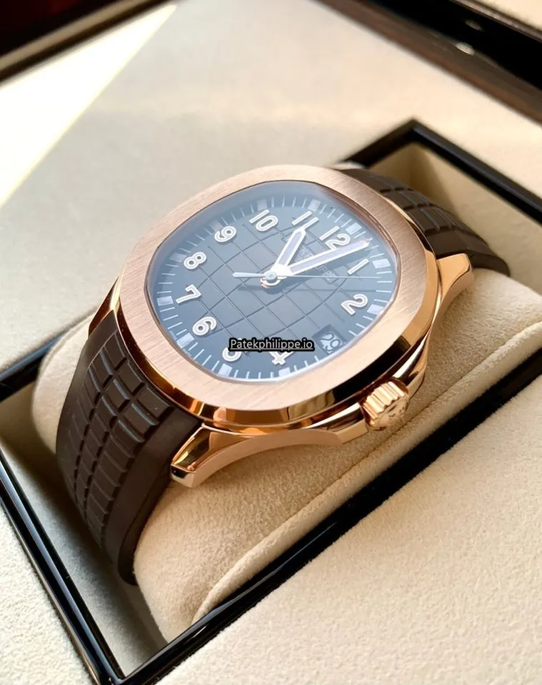 Alternative view of Patek Philippe Aquanaut 5167r-001 40MM Rose Gold Case Automatic