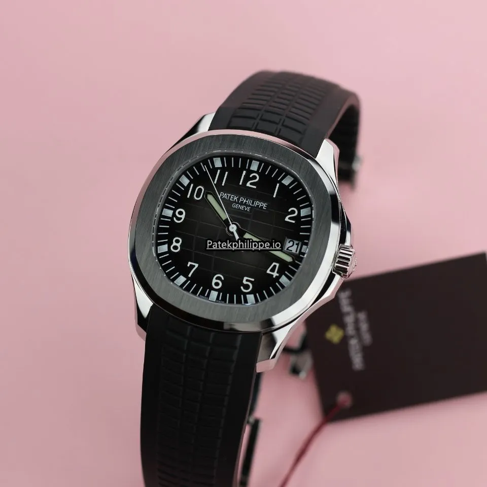 Alternative view of Patek Philippe Aquanaut 5167a-001 40MM Steel Case Automatic