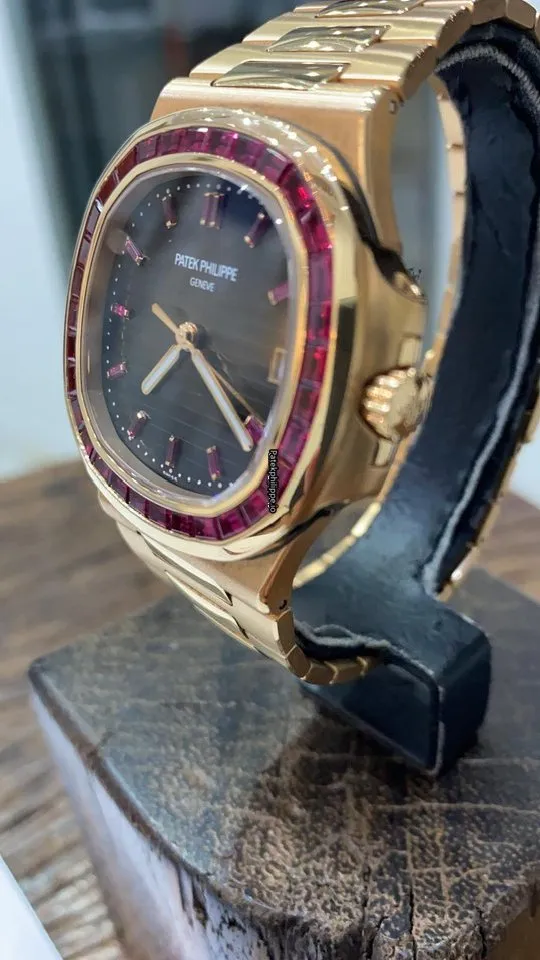 Alternative view of Patek Philippe Nautilus 5723/112r-001 Rose Gold Case Automatic