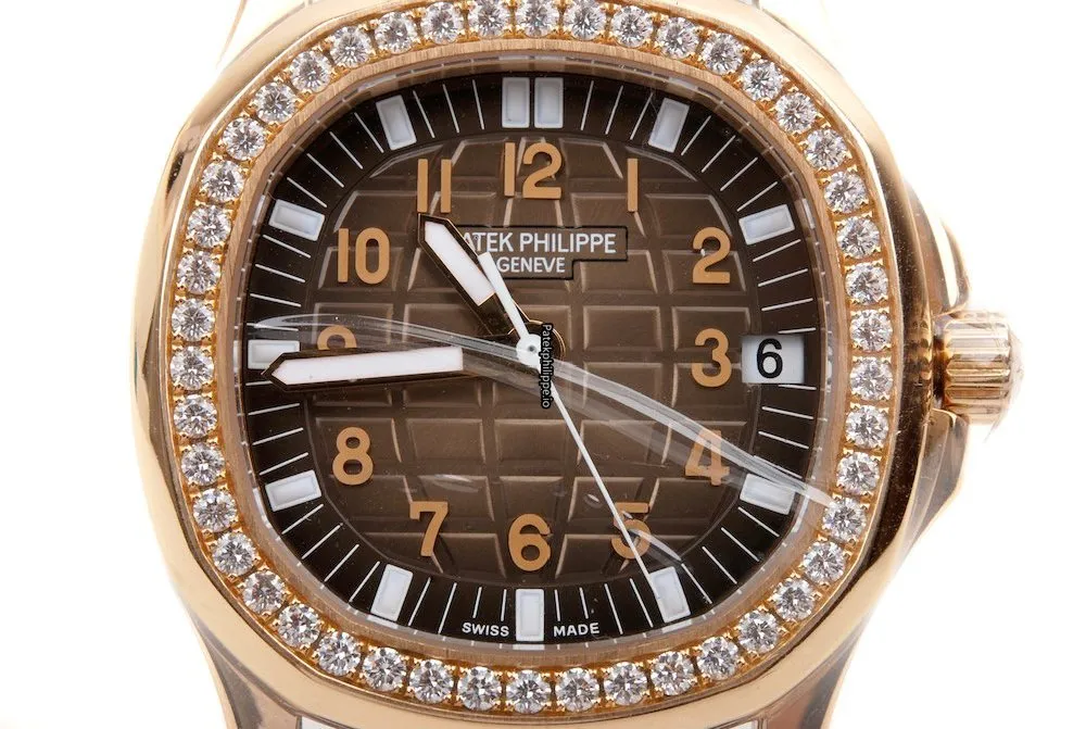 Alternative view of Patek Philippe Aquanaut 5068r-001 35.6MM Rose Gold Case Automatic