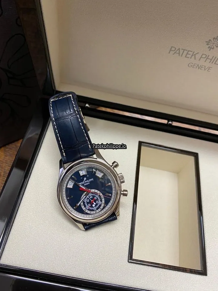 Patek Philippe Annual Calendar 5960/01g-001 40.5x40,5MM White Gold Case Automatic