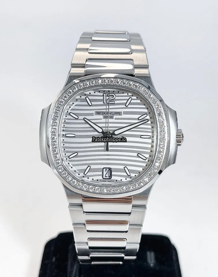 Patek Philippe Nautilus 7118/1200a-010 35.2MM Steel Case Automatic