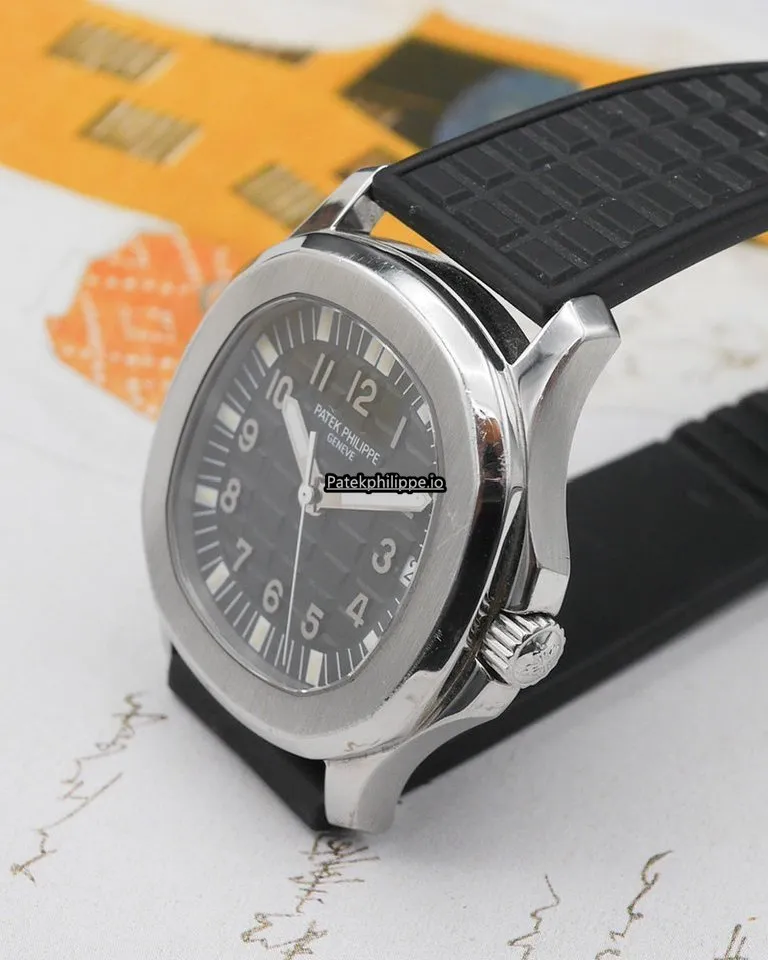 Alternative view of Patek Philippe Aquanaut 5060 35,5MM Steel Case Automatic