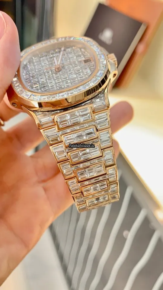 Alternative view of Patek Philippe Calatrava 5127g Rose Gold Case
